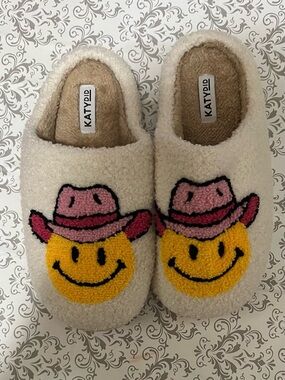 Katydid Slippers Size 8/9